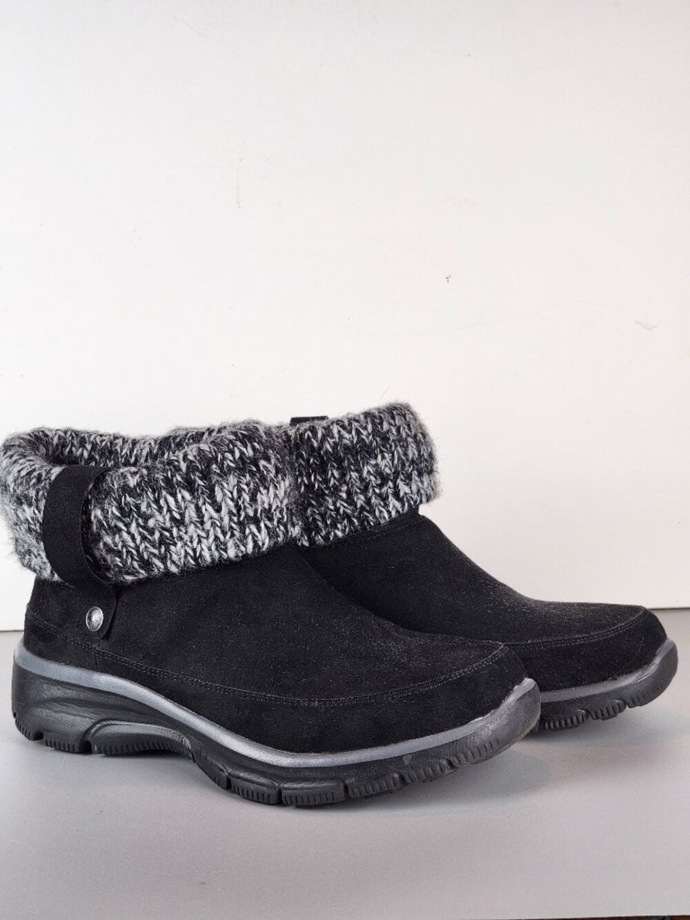Skechers Relaxed Fit Easy Going Cozy Weather Ankle Boots - Size 8.5